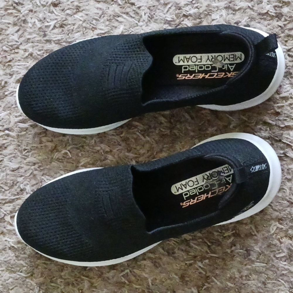 Women's sketcher shoes